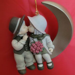 Kim Anderson Pretty as a Picture ornament (303)